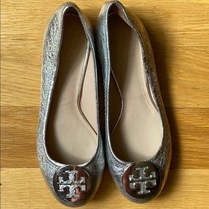 Tory Burch silver metallic flats 71/2